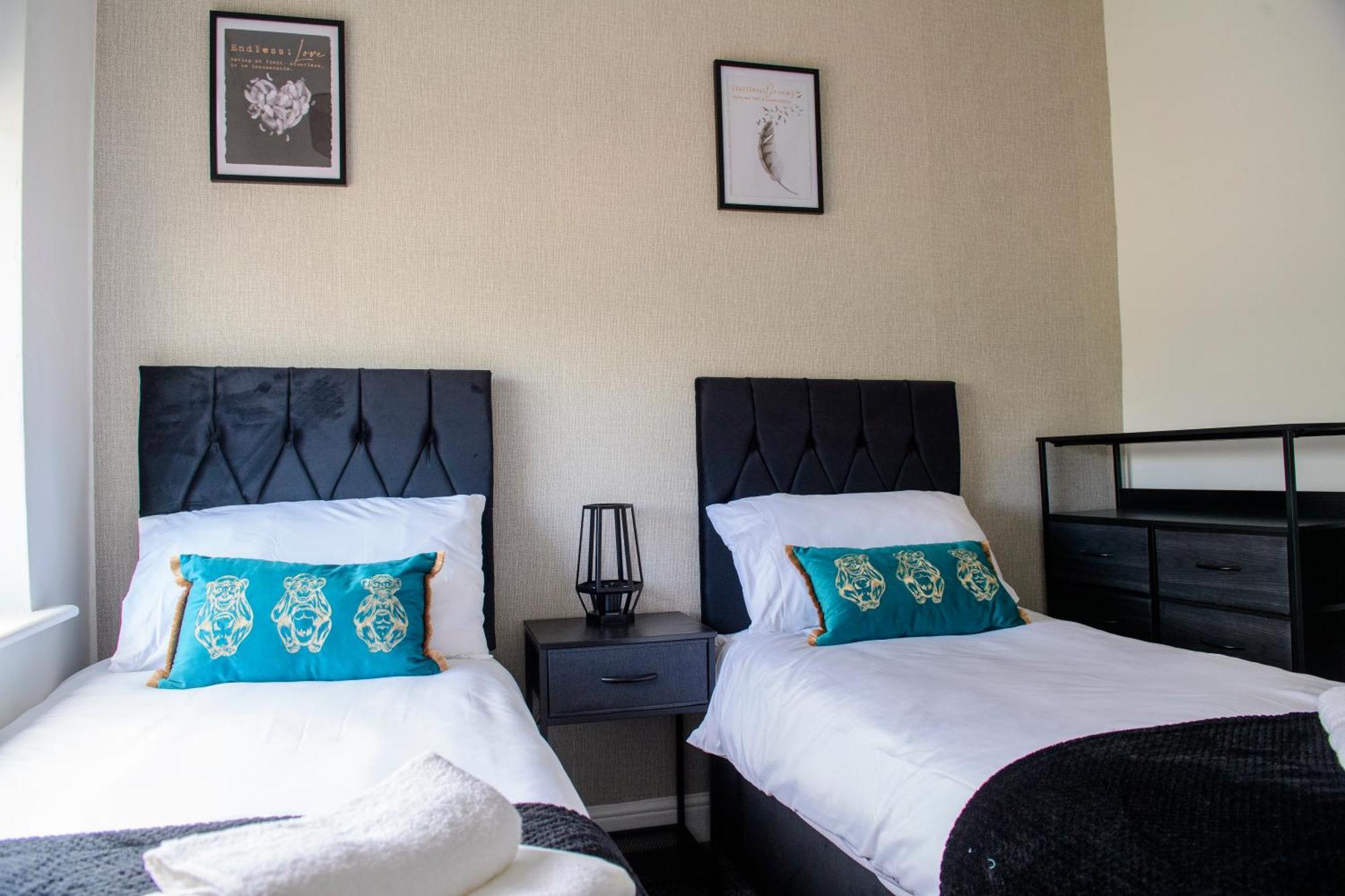 Stunning House - Sleeps 7 - 5 Mins Walk To Lincoln High Street - Parking - Wifi Villa Exterior photo